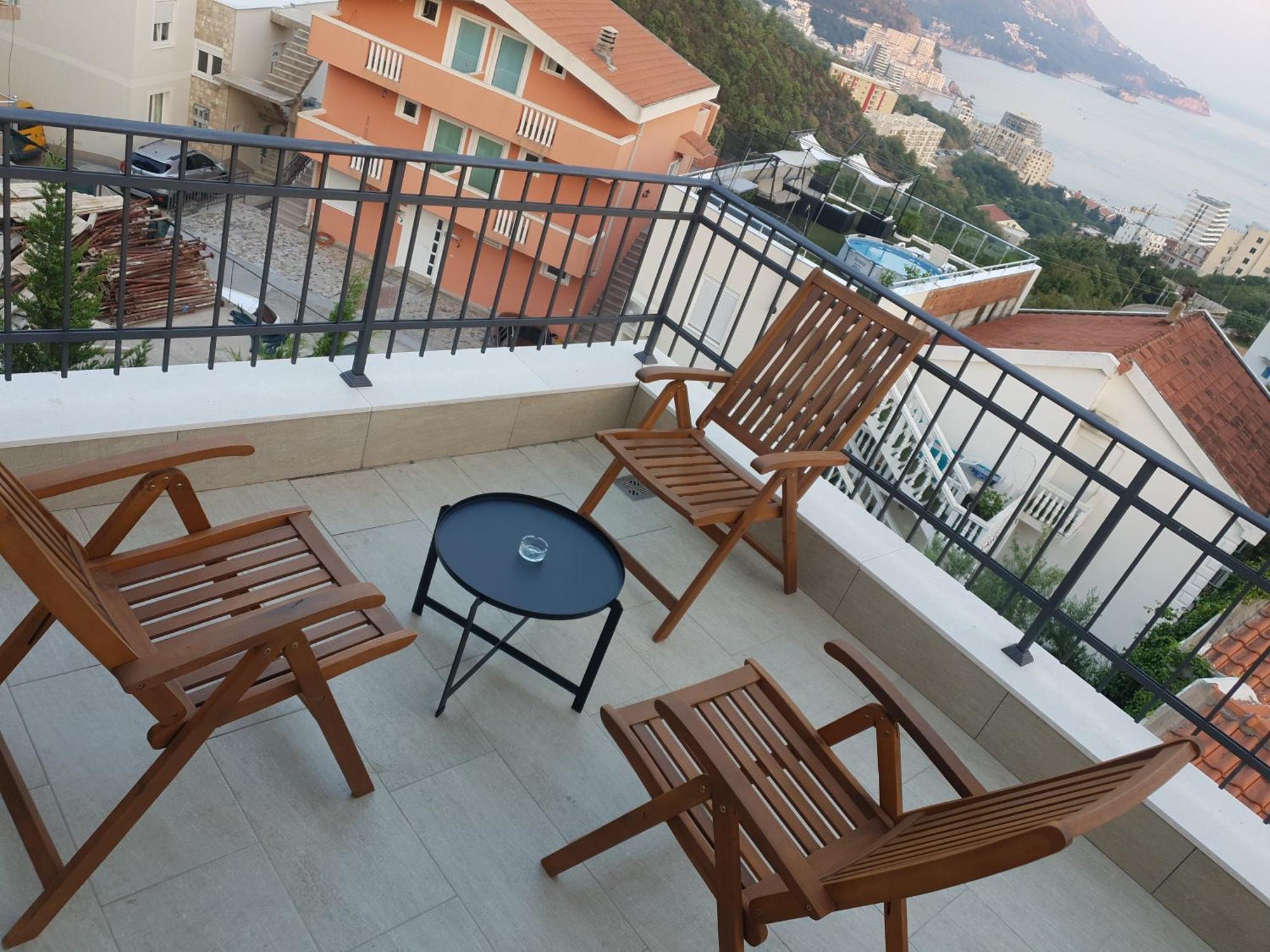 Bulat 1 * Budva